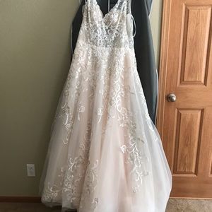 Wedding Dress (NWT)